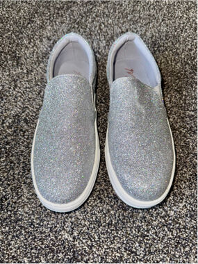 Matisse Gemma Silver Glitter Slip-On Sneakers - Women Size 7 NWOB